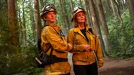The team rushes to rescue people (Image via Instagram @firecountrycbs)